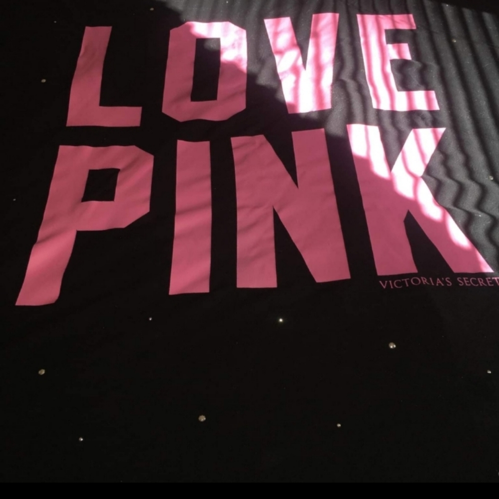 PINK VICTORIA'S SECRET RHINESTONE STADIUM BLANKET